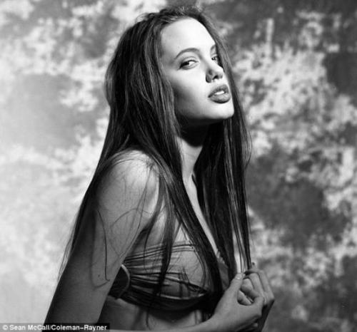 Angelina%20Jolie%20teen%2016%204.jpg